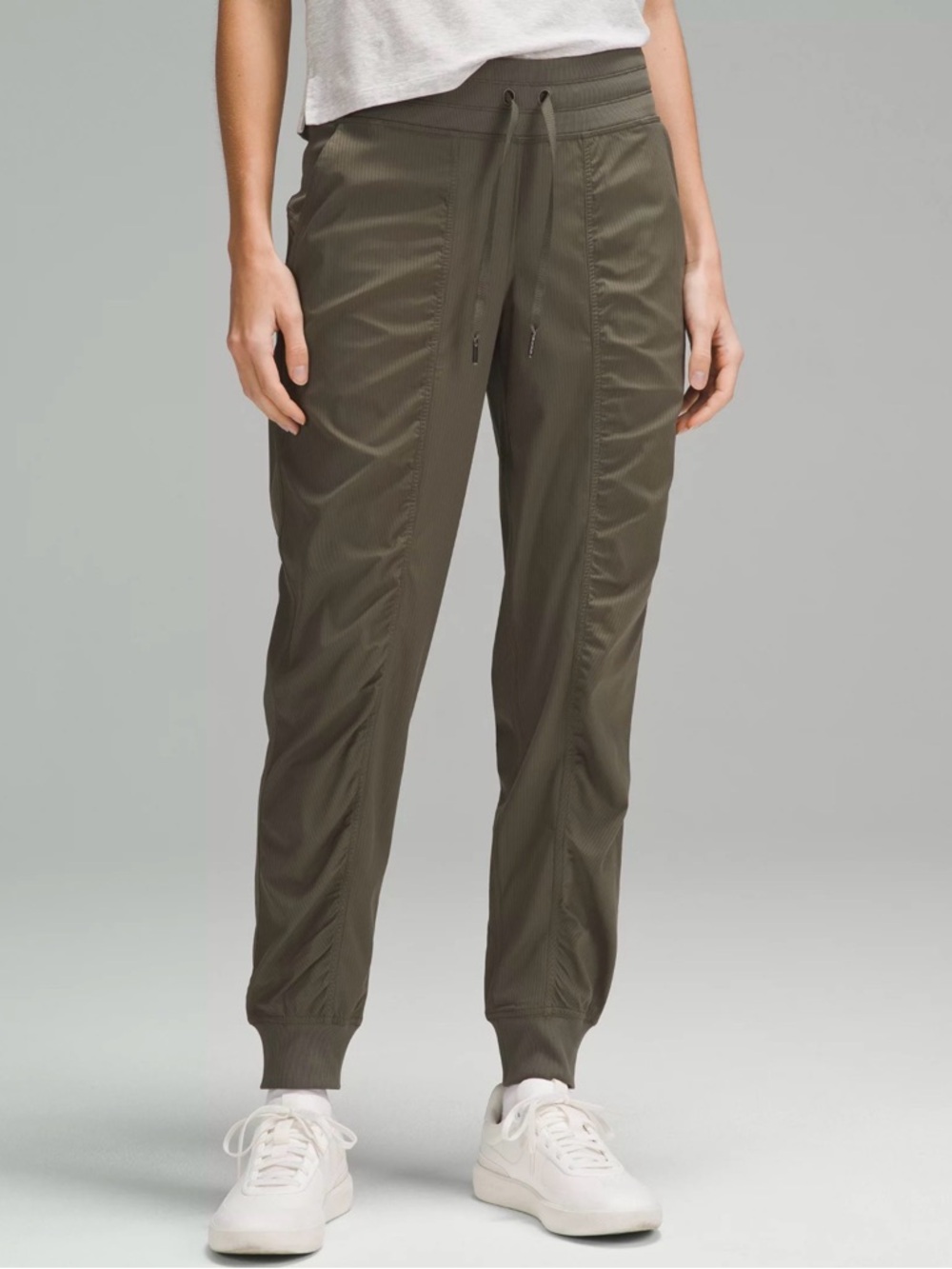 Dance Studio Mid-Rise Jogger *Full Length 
Women's Joggers Size 6